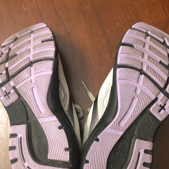 Brooks Adrenaline GTS Shoes - Light Gray, purple, and black - Picture 3 of 5